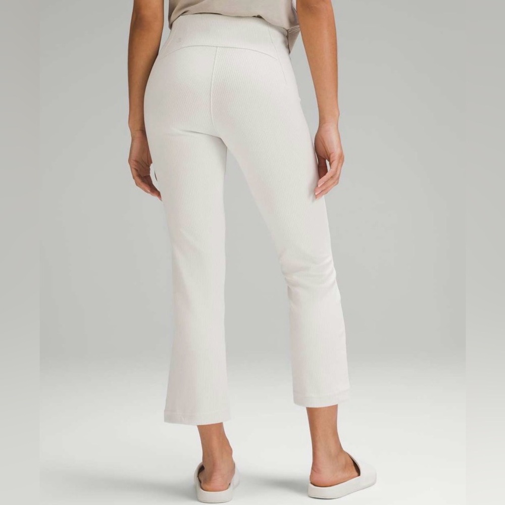 Lululemon Ribbed Softstream Zip-Leg High Rise Crop Pants In Bone, Size 8 - Picture 2 of 16